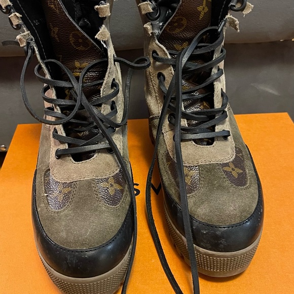 Laureate Platform Desert Boot - Picture 5 of 7